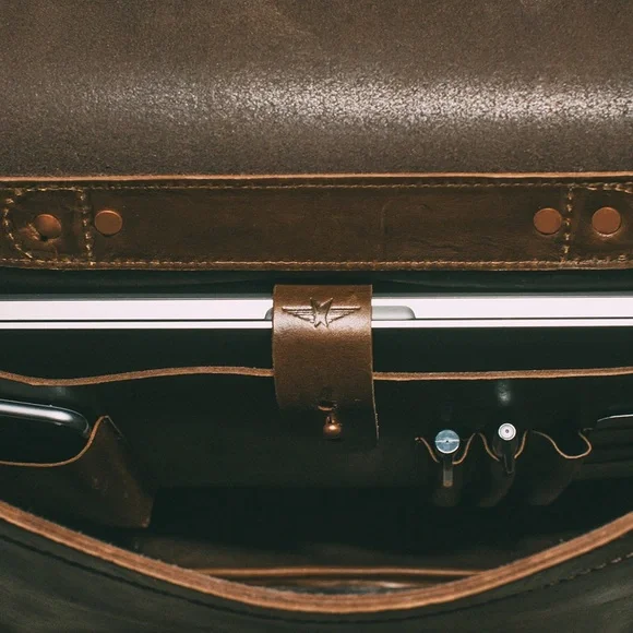 Satchel & Page Slim Italian Leather Mailbag laptop workbag luxury quality - Picture 15 of 17